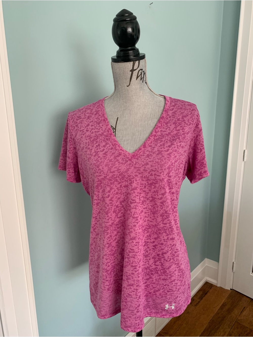 Under Armour Women's Heather Pink V-Neck Short Sleeve Tee